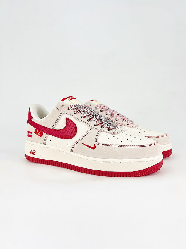 NIKE AIR FORCE 1 SUPREME