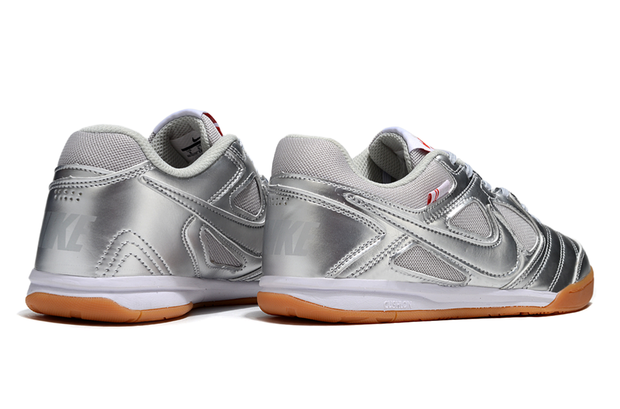 Nike SB Supreme Gato “silver”.