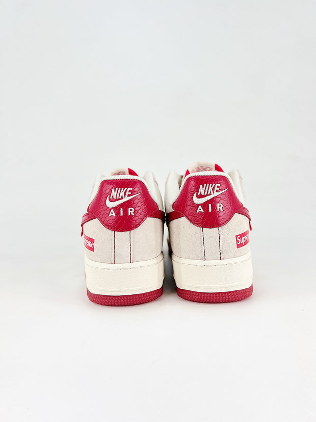 NIKE AIR FORCE 1 SUPREME