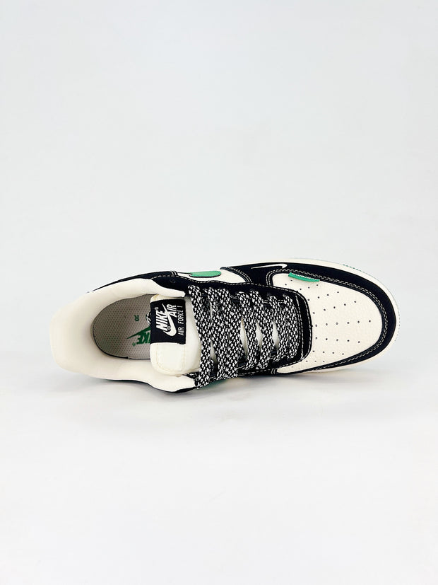 NIKE AIR FORCE 1 SUPREME