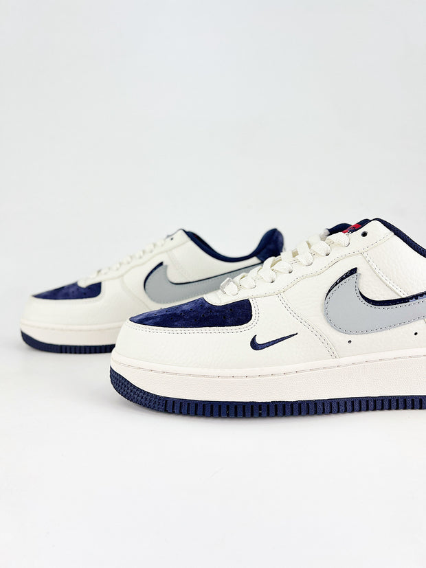 NIKE AIR FORCE 1 SUPREME