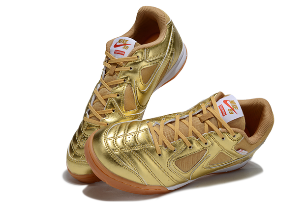 Nike SB Supreme Gato “Gold”.