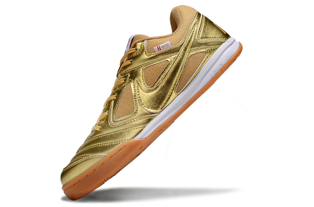 Nike SB Supreme Gato “Gold”.