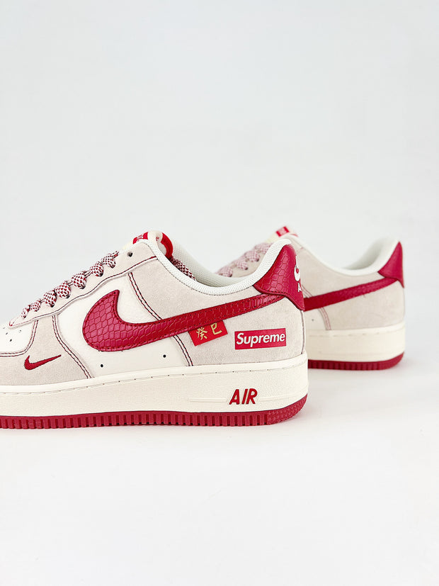NIKE AIR FORCE 1 SUPREME