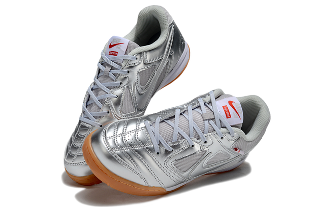 Nike SB Supreme Gato “silver”.