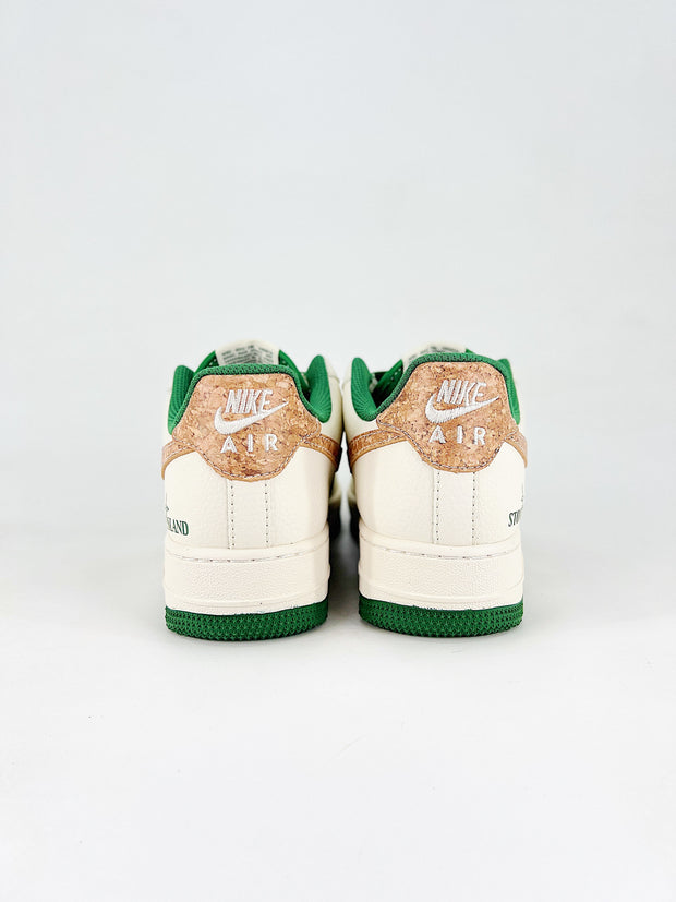 NIKE AIR FORCE 1 SUPREME