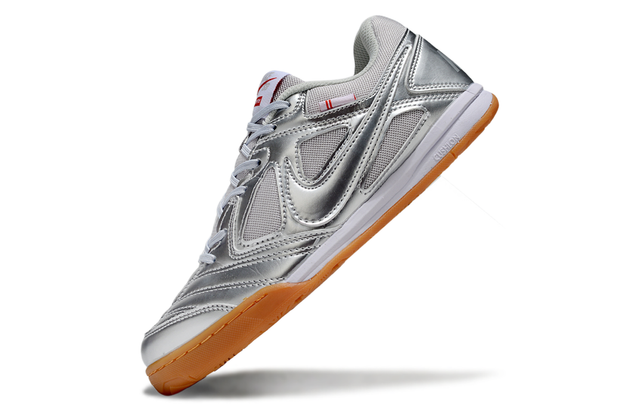 Nike SB Supreme Gato “silver”.
